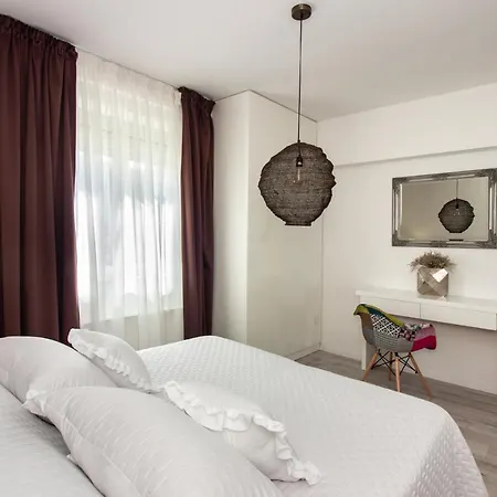 Satis Apartment